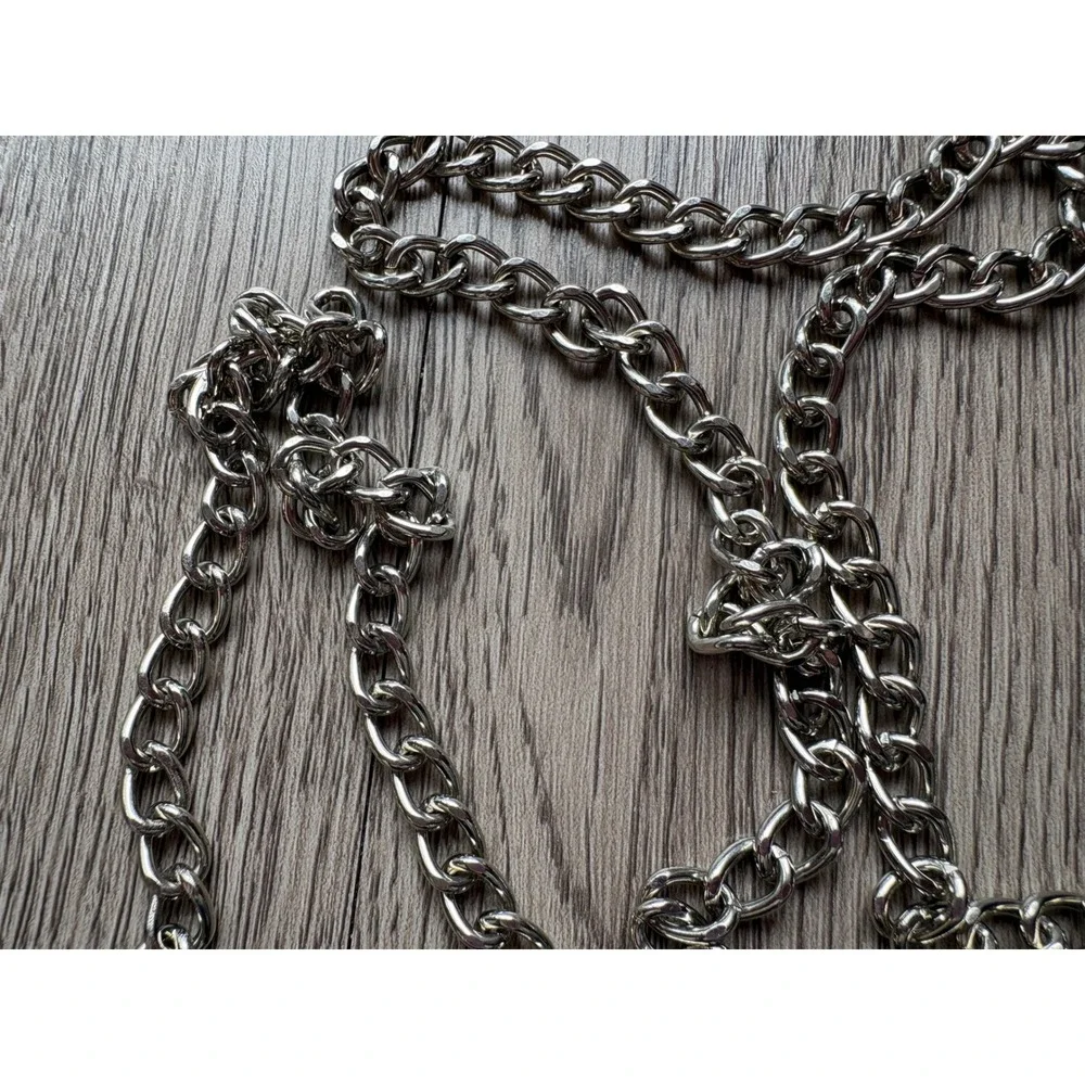 Forever 21 Olive Green Quilted Nylon Crescent Crossbody Bag Silver Chain Strap - Picture 6 of 9